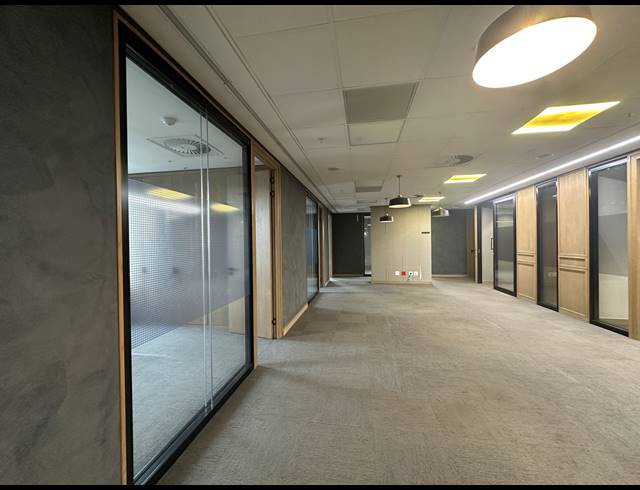 552M² OFFICE TO LET IN SANDTON CENTRAL